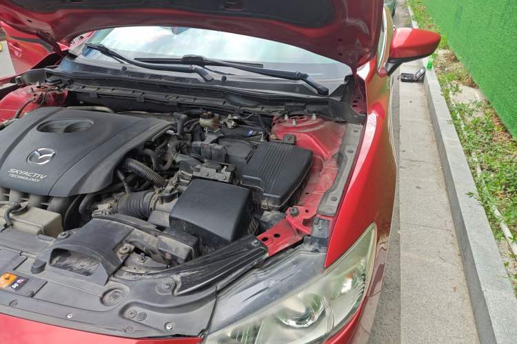 Used Mazda Atenza 2014 2.0L Blue Sky Luxury Edition Engine Bay Left