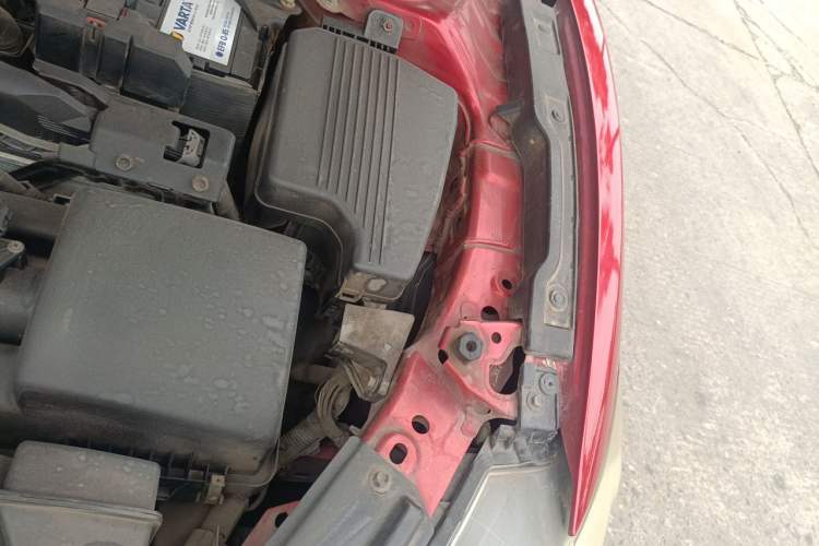 Used Mazda Atenza 2014 2.0L Blue Sky Luxury Edition Engine Bay Left