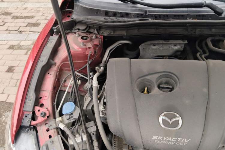 Used Mazda Atenza 2014 2.0L Blue Sky Luxury Edition Engine Bay Right