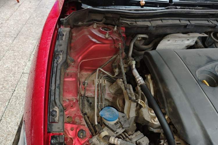 Used Mazda Atenza 2014 2.0L Blue Sky Luxury Edition Engine Bay Right