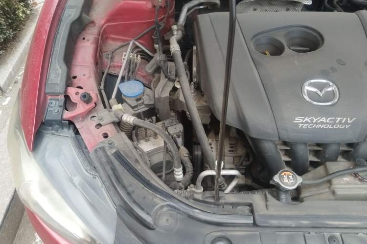 Used Mazda Atenza 2014 2.0L Blue Sky Luxury Edition Engine Bay Right