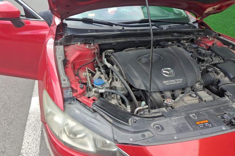 Used Mazda Atenza 2014 2.0L Blue Sky Luxury Edition Engine Bay Right