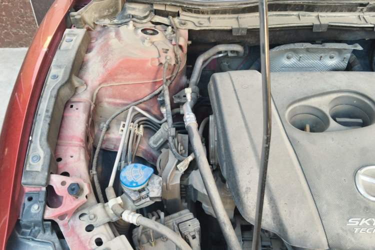 Used Mazda Atenza 2014 2.0L Blue Sky Luxury Edition Engine Bay Right
