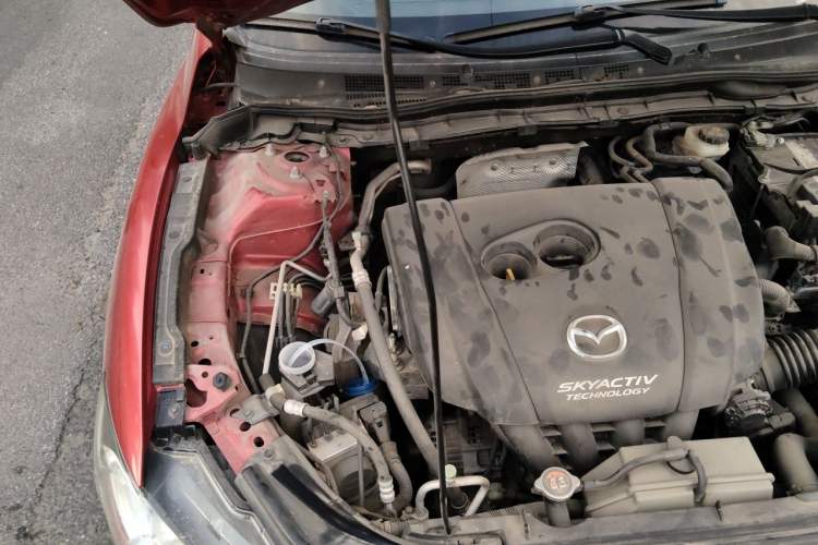 Used Mazda Atenza 2014 2.0L Blue Sky Luxury Edition Engine Bay Right
