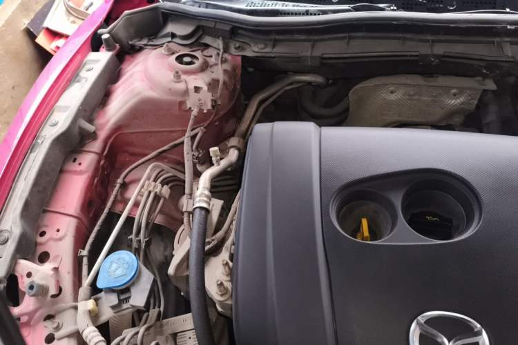 Used Mazda Atenza 2014 2.0L Blue Sky Luxury Edition Engine Bay Right