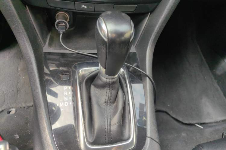 Used Mazda Atenza 2014 2.0L Blue Sky Fashion Edition Gear Lever