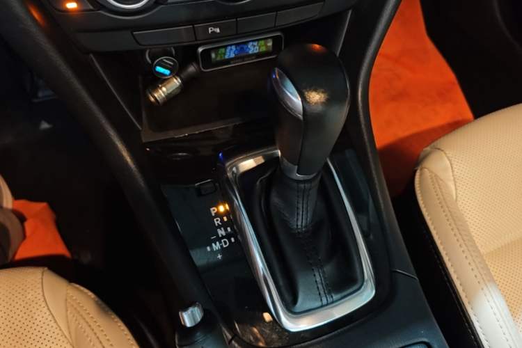Used Mazda Atenza 2014 2.0L Blue Sky Luxury Edition Gear Lever