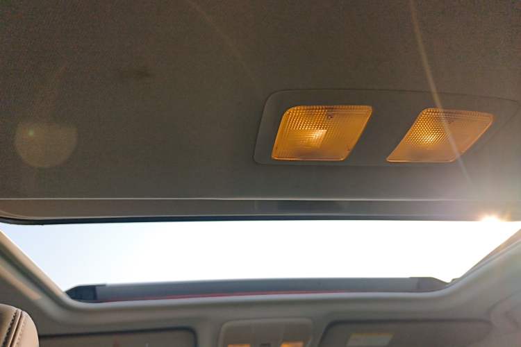 Used Mazda Atenza 2014 2.0L Blue Sky Luxury Edition Headliner