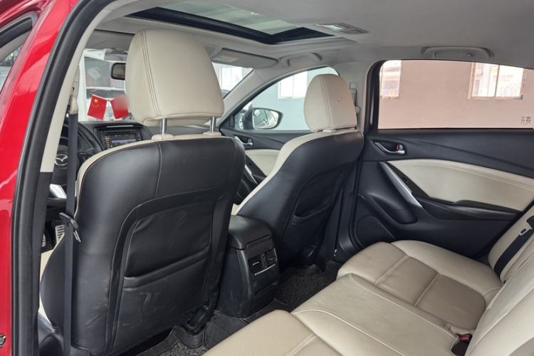 Used Mazda Atenza 2014 2.0L Blue Sky Luxury Edition Interior 1