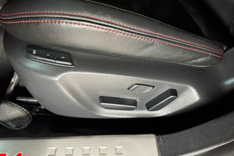 Used Mazda Atenza 2014 2.0L Blue Sky Luxury Edition Interior 12