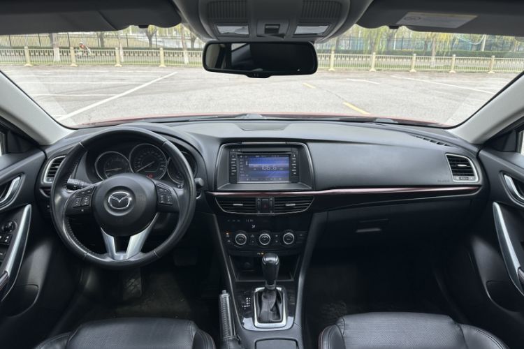 Used Mazda Atenza 2014 2.0L Blue Sky Luxury Edition Interior 2