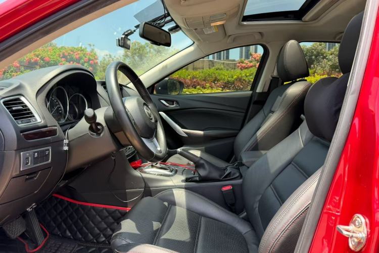 Used Mazda Atenza 2014 2.0L Blue Sky Luxury Edition Interior 2