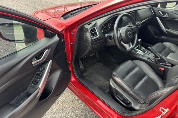 Used Mazda Atenza 2014 2.0L Blue Sky Luxury Edition Interior 3