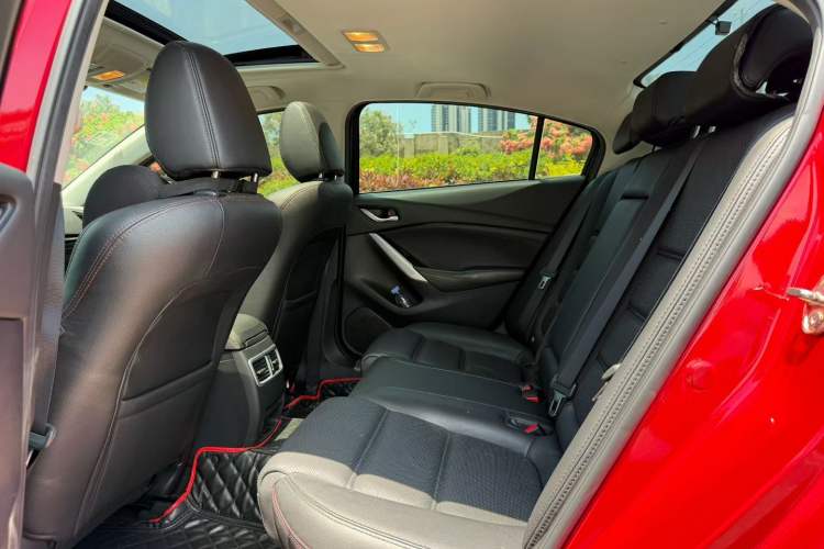 Used Mazda Atenza 2014 2.0L Blue Sky Luxury Edition Interior 3