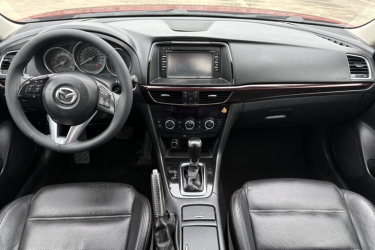 Used Mazda Atenza 2014 2.0L Blue Sky Luxury Edition Interior 3