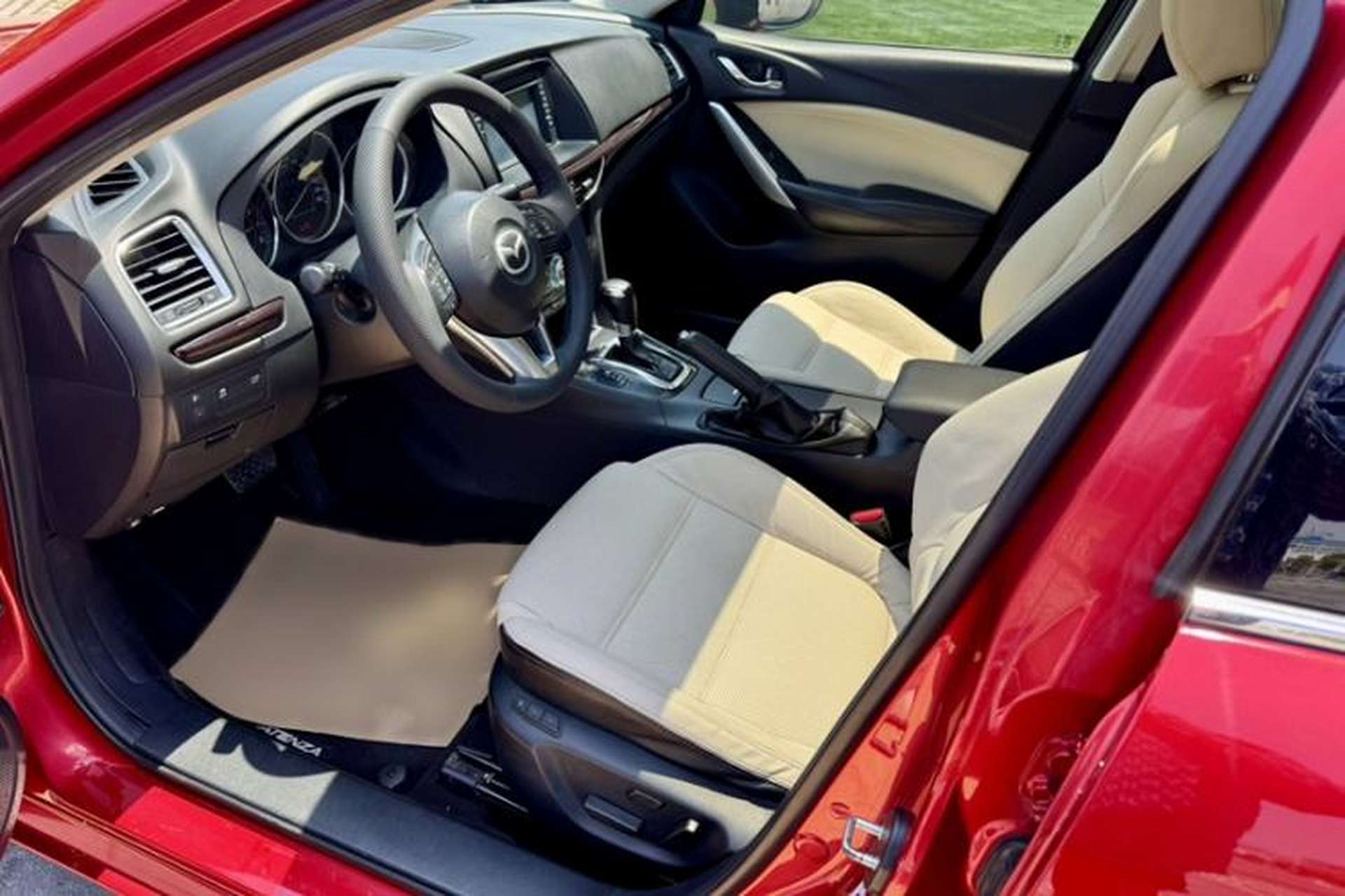 Used Mazda Atenza 2014 2.0L Blue Sky Luxury Edition Interior 3
