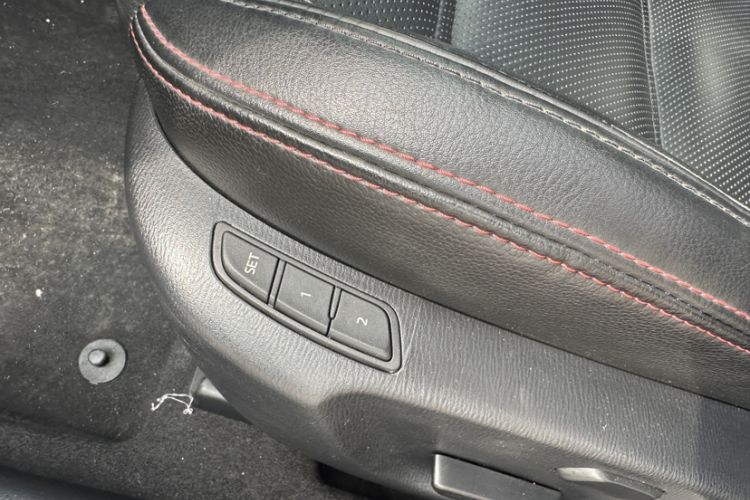 Used Mazda Atenza 2014 2.0L Blue Sky Luxury Edition Interior 4