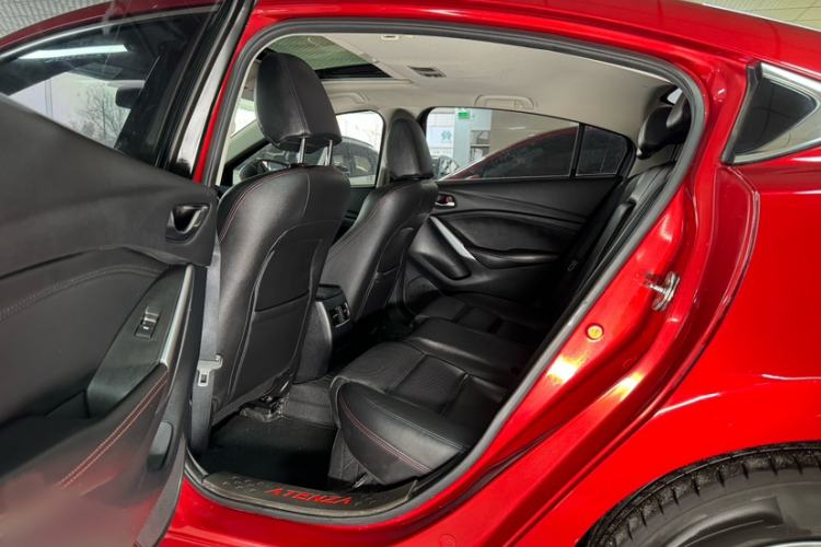 Used Mazda Atenza 2014 2.0L Blue Sky Luxury Edition Interior 4