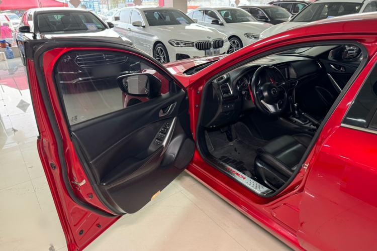 Used Mazda Atenza 2014 2.0L Blue Sky Luxury Edition Interior 6