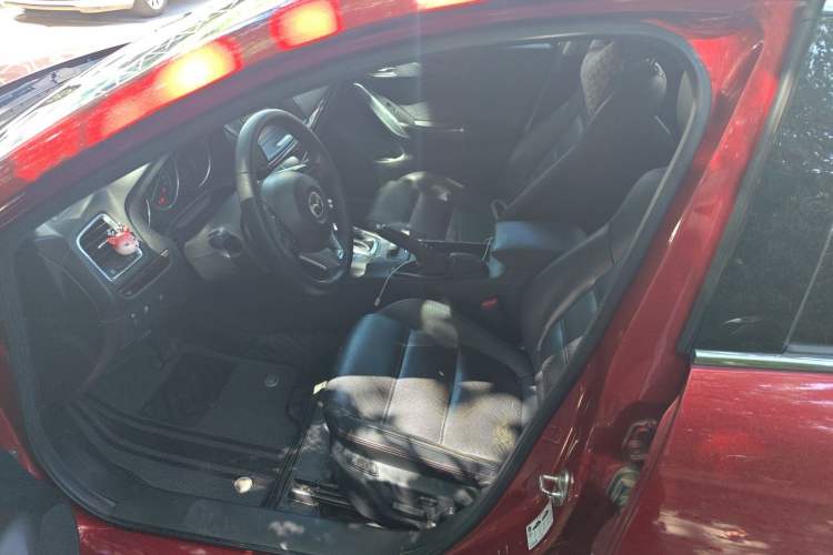 Used Mazda Atenza 2014 2.0L Blue Sky Luxury Edition Left Front Seat