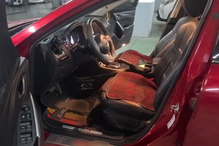 Used Mazda Atenza 2014 2.0L Blue Sky Luxury Edition Left Front Seat