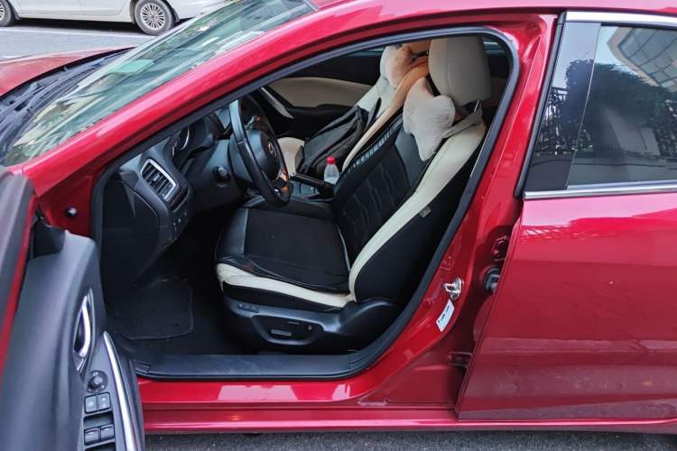 Used Mazda Atenza 2014 2.0L Blue Sky Luxury Edition Left Front Seat