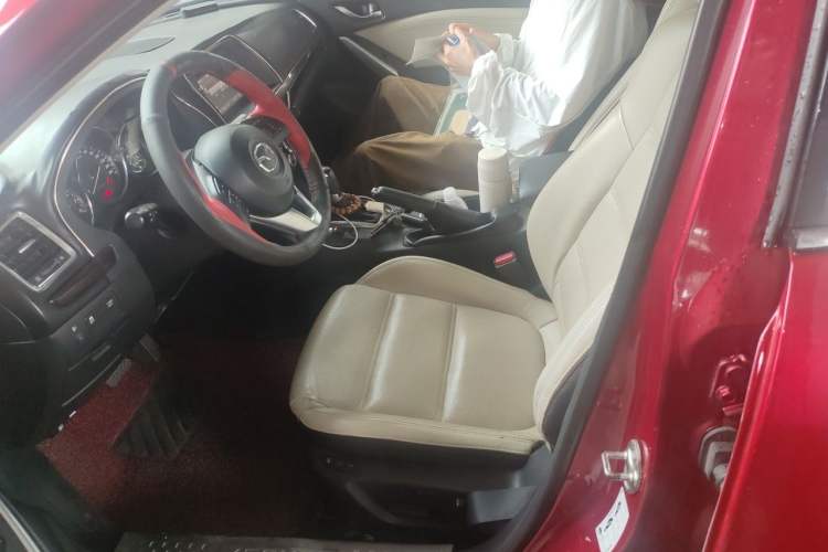 Used Mazda Atenza 2014 2.0L Blue Sky Luxury Edition Left Front Seat