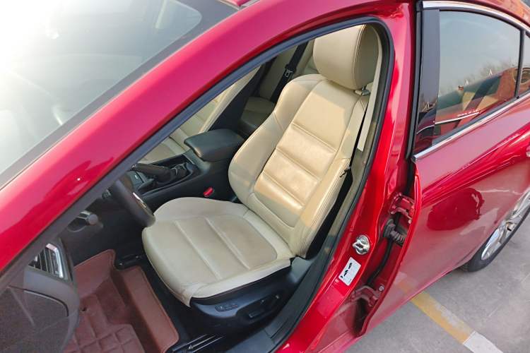 Used Mazda Atenza 2014 2.0L Blue Sky Luxury Edition Left Front Seat