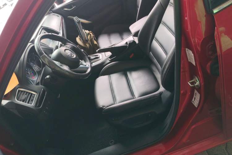 Used Mazda Atenza 2014 2.0L Blue Sky Luxury Edition Left Front Seat