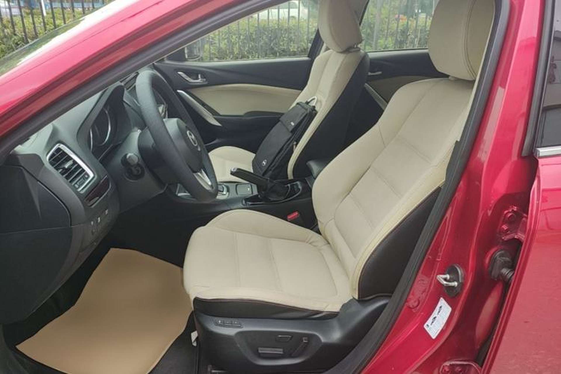Used Mazda Atenza 2014 2.0L Blue Sky Luxury Edition Left Front Seat