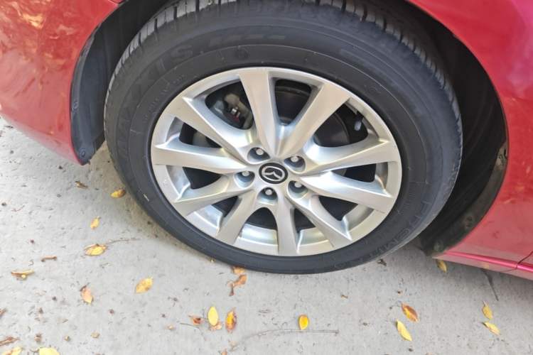 Used Mazda Atenza 2014 2.0L Blue Sky Luxury Edition Left Front Wheel Hub