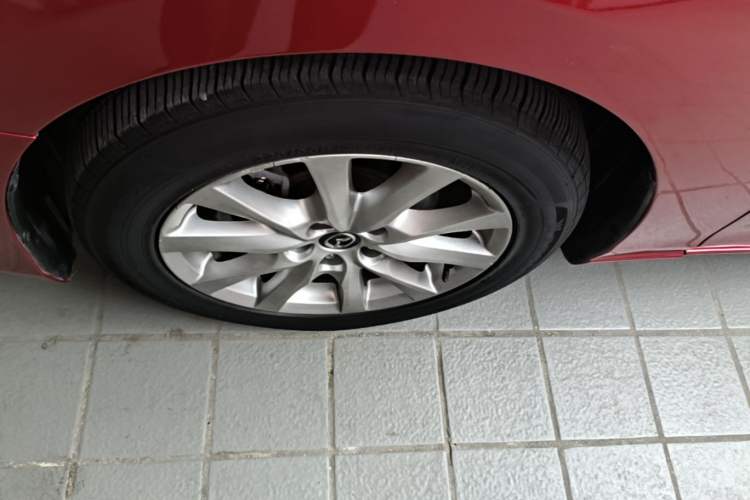 Used Mazda Atenza 2014 2.0L Blue Sky Luxury Edition Left Front Wheel Hub
