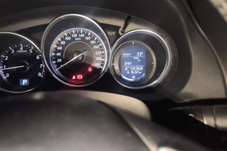 Used Mazda Atenza 2014 2.0L Blue Sky Luxury Edition Odometer Close Up