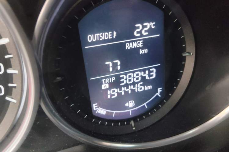 Used Mazda Atenza 2014 2.0L Blue Sky Luxury Edition Odometer Close Up