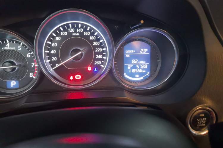 Used Mazda Atenza 2014 2.0L Blue Sky Luxury Edition Odometer Close Up