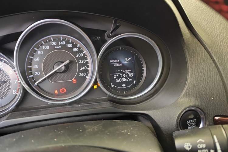 Used Mazda Atenza 2014 2.5L Blue Sky Prestige Edition Odometer Close Up