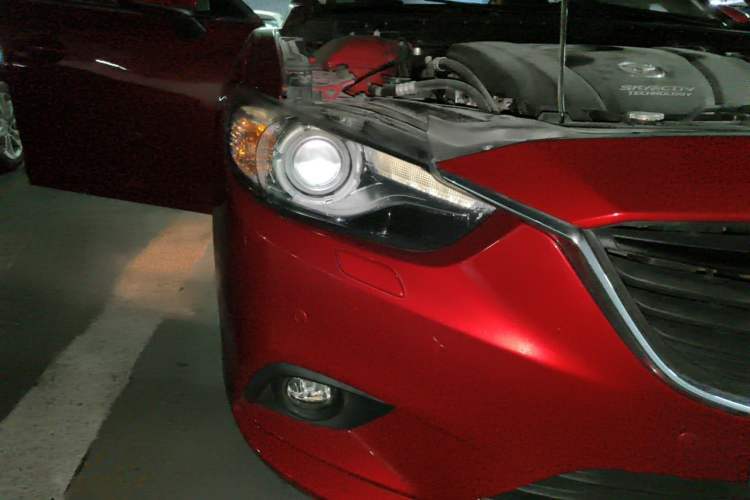 Used Mazda Atenza 2014 2.5L Blue Sky Prestige Edition Right Front Headlight
