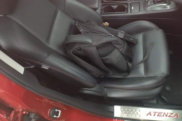 Used Mazda Atenza 2014 2.0L Blue Sky Luxury Edition Right Front Seat