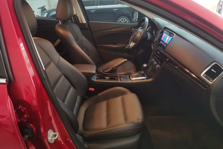 Used Mazda Atenza 2014 2.0L Blue Sky Luxury Edition Right Front Seat