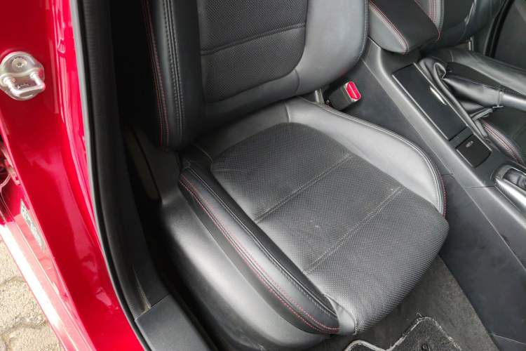 Used Mazda Atenza 2014 2.0L Blue Sky Luxury Edition Right Front Seat
