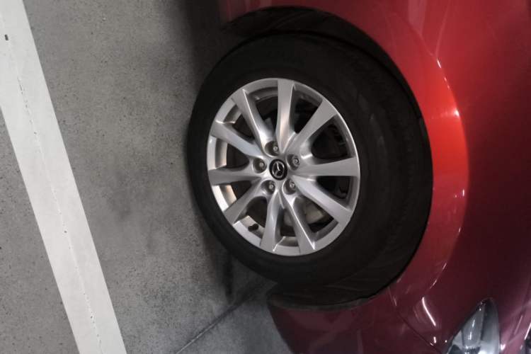 Used Mazda Atenza 2014 2.0L Blue Sky Luxury Edition Right Front Wheel Hub