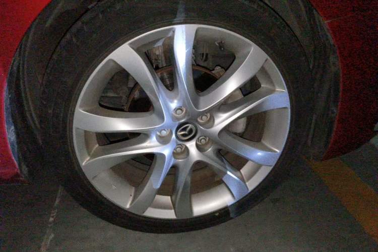 Used Mazda Atenza 2014 2.5L Blue Sky Prestige Edition Right Front Wheel Hub