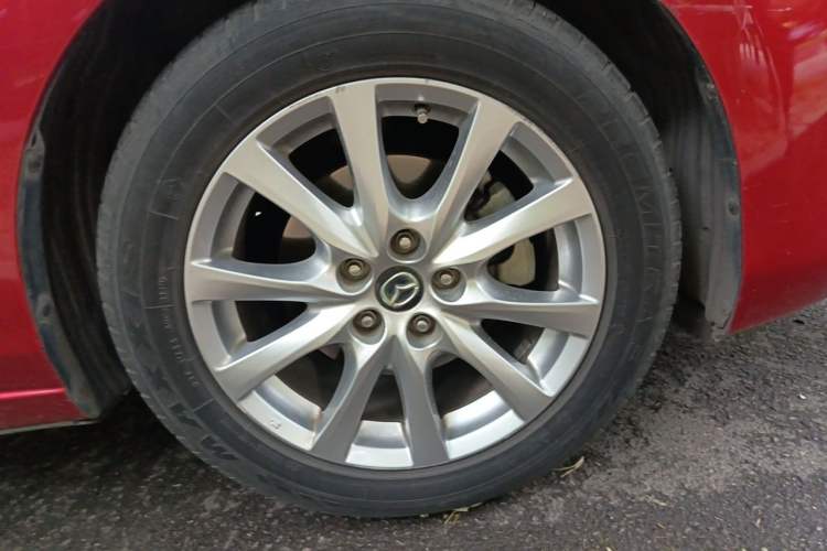 Used Mazda Atenza 2014 2.0L Blue Sky Luxury Edition Right Front Wheel Hub