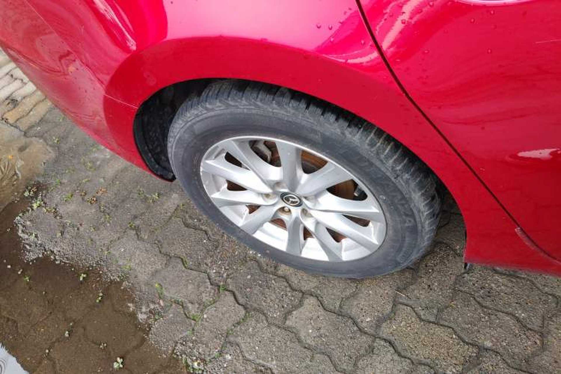 Used Mazda Atenza 2014 2.0L Blue Sky Luxury Edition Right Rear Wheel Hub