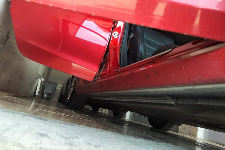 Used Mazda Atenza 2014 2.0L Blue Sky Luxury Edition Right Side Sill