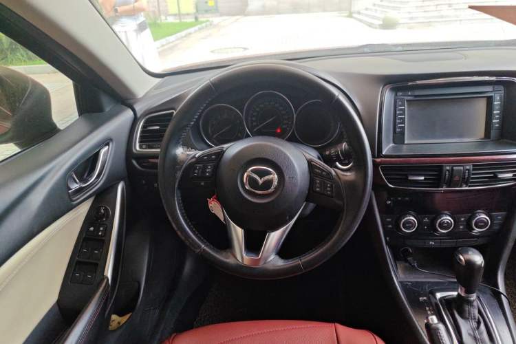 Used Mazda Atenza 2014 2.0L Blue Sky Luxury Edition Steering Wheel