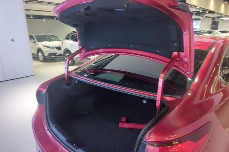 Used Mazda Atenza 2014 2.5L Blue Sky Prestige Edition Trunk
