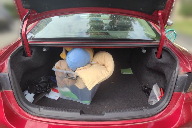 Used Mazda Atenza 2014 2.0L Blue Sky Fashion Edition Trunk
