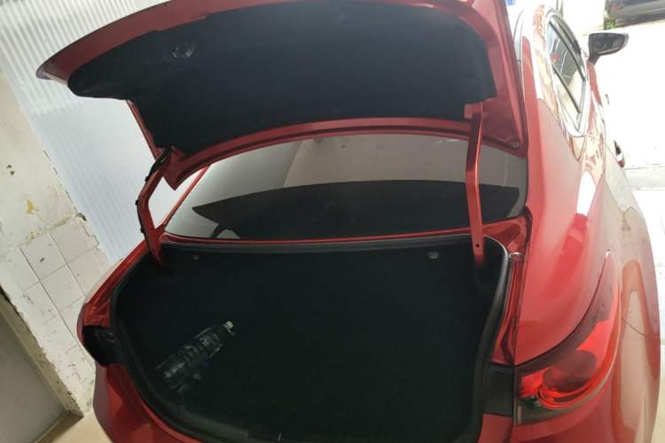 Used Mazda Atenza 2014 2.0L Blue Sky Luxury Edition Trunk