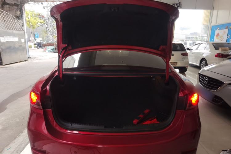 Used Mazda Atenza 2014 2.0L Blue Sky Luxury Edition Trunk